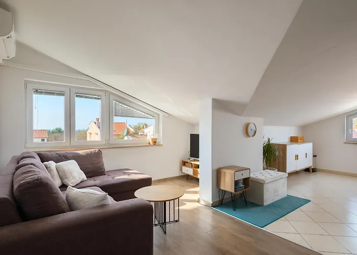 Sunny App With Reserved Parking Appartement Poreč