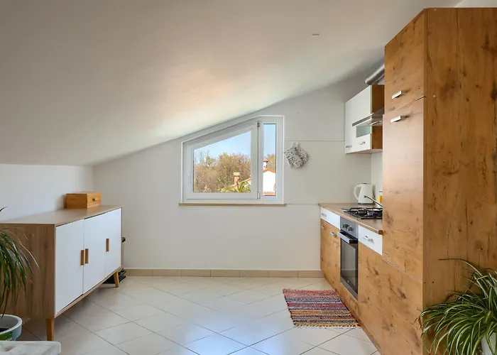 Sunny App With Reserved Parking * Poreč