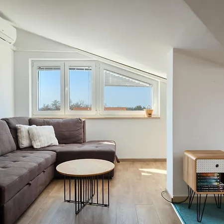 Sunny App With Reserved Parking * Porec