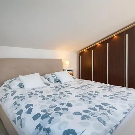 Apartment Sunny App With Reserved Parking