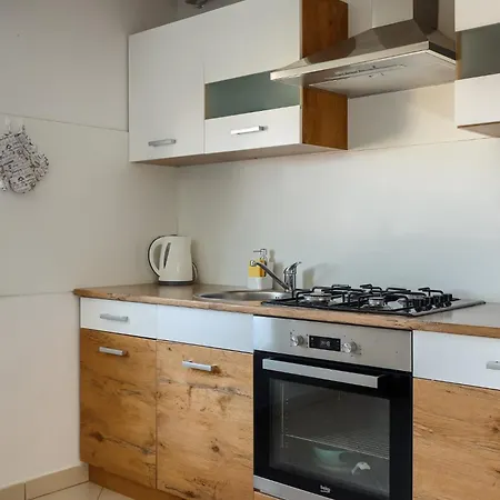 Sunny App With Reserved Parking