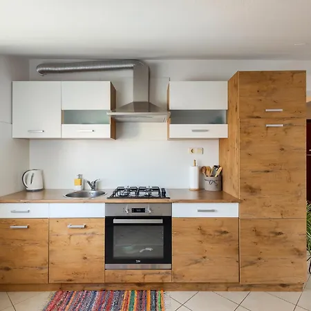 Sunny App With Reserved Parking * Poreč