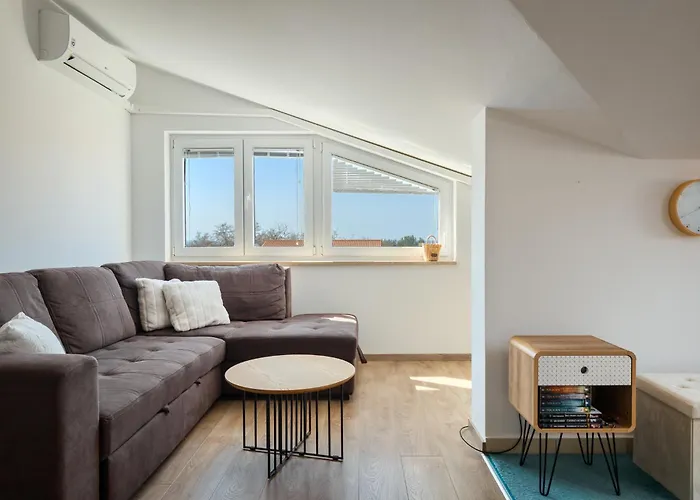 Sunny App With Reserved Parking * Poreč